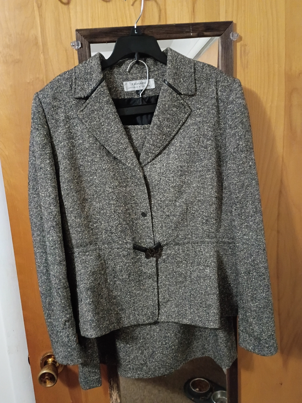 Tahari ASL Women's Gray Tweed Single-Button Blazer & Skirt Set